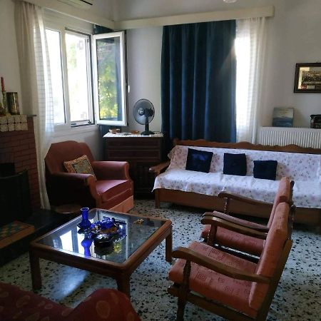Villa Vacation House Dionysia à Aigio Extérieur photo
