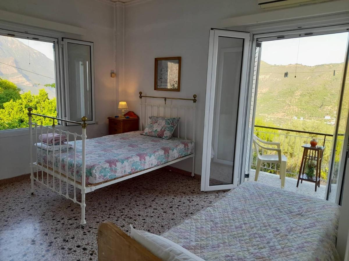 Villa Vacation House Dionysia à Aigio Extérieur photo